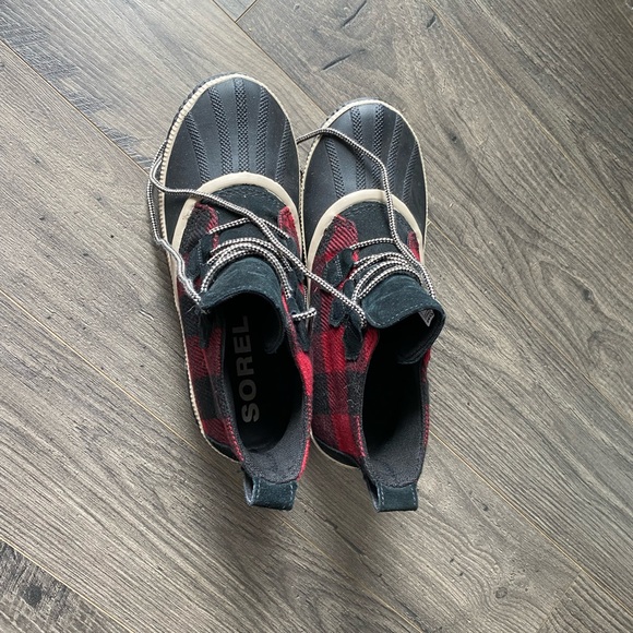 Sorel Buffalo Plaid Out N About Boots - Picture 3 of 4